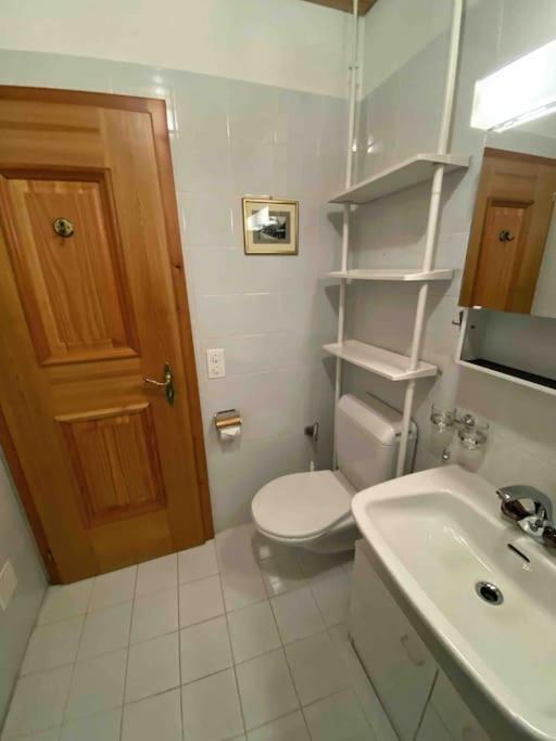 Casa Lalla affittasi nel centro di Poschiavo Esterno foto