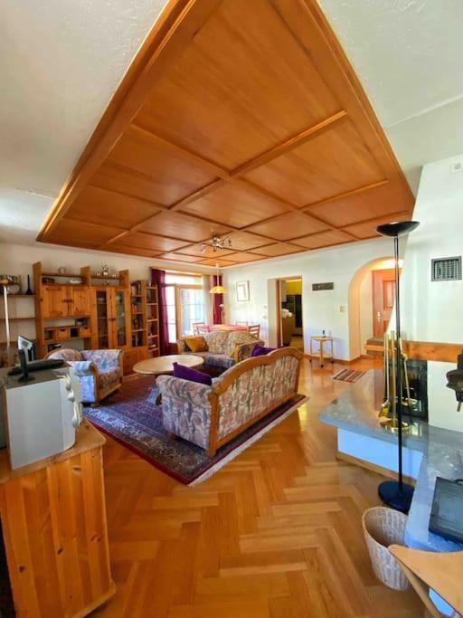 Casa Lalla affittasi nel centro di Poschiavo Esterno foto