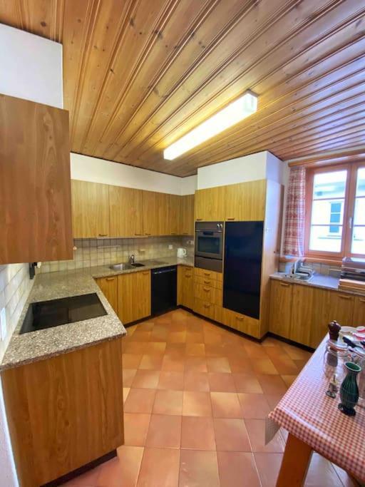 Casa Lalla affittasi nel centro di Poschiavo Esterno foto