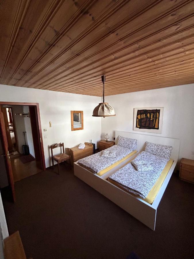 Casa Lalla affittasi nel centro di Poschiavo Esterno foto