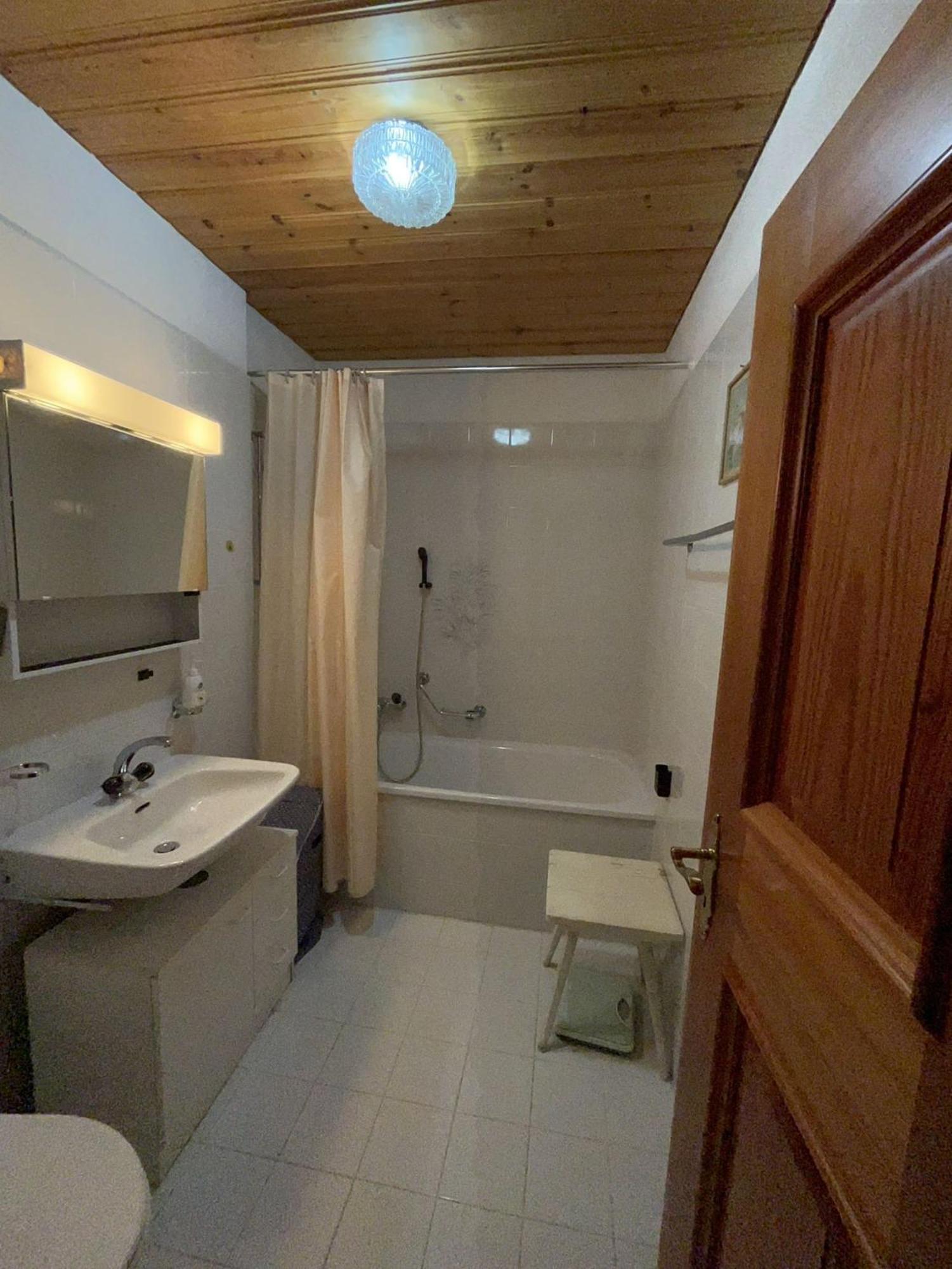 Casa Lalla affittasi nel centro di Poschiavo Esterno foto
