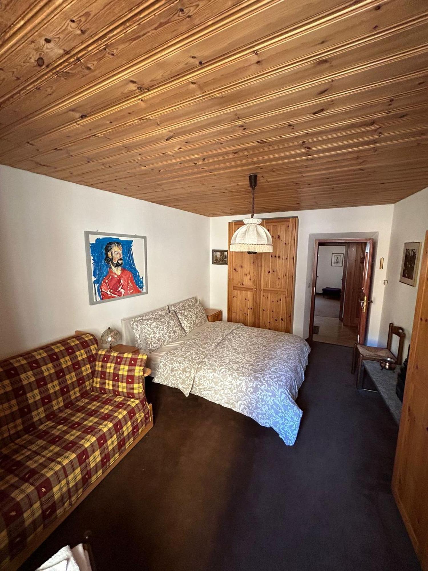 Casa Lalla affittasi nel centro di Poschiavo Esterno foto